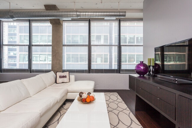 Foto del edificio - 130 S Canal St