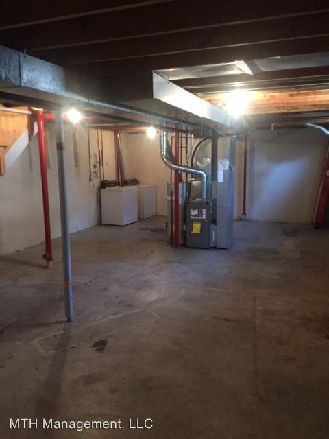 Building Photo - 907 Burcham Dr