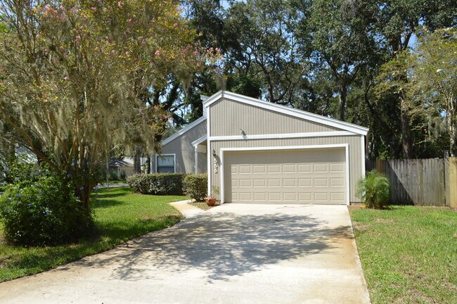 Building Photo - Location, Location! St Johns County, home of the best schools in Florida