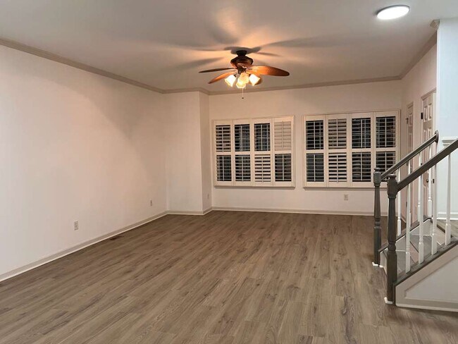 Foto del edificio - 132 Darley Dale Loop