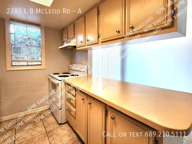 Foto del edificio - 2785 L B McLeod Rd