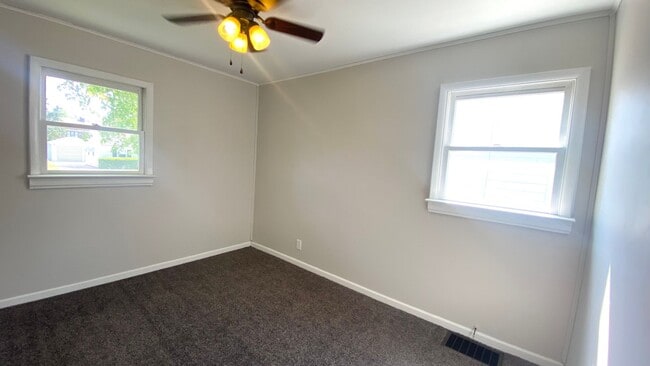 Building Photo - Beautiful 3 Bedroom, 1 Bath Home in Peoria!