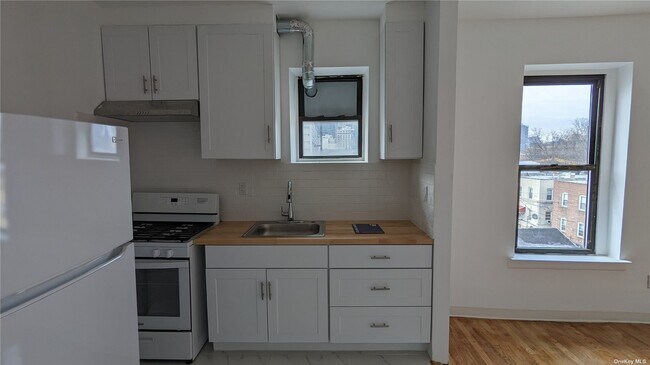 Building Photo - 36-16 30th St