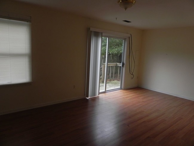 Building Photo - Townhome for rent in Remington VA