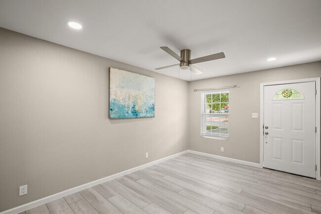 Building Photo - 8806 Parkfield Dr