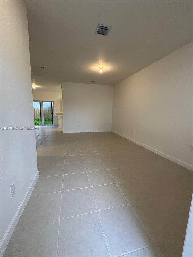 Foto del edificio - 2546 SE 27th Dr