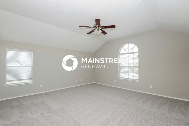 Building Photo - 4 Bedroom Pet-Friendly Home in Arlington, TX with Main Street Renewal