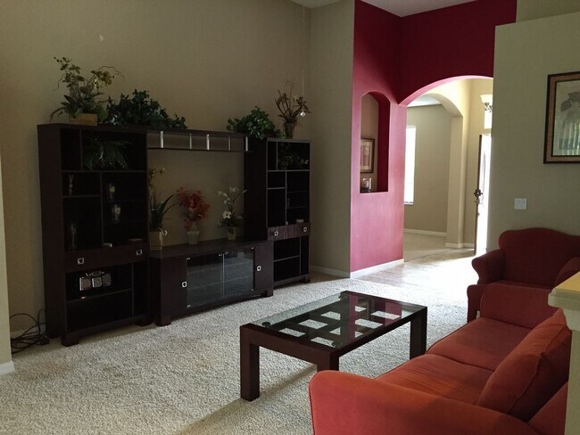 Foto del edificio - For Rent - Application Pending