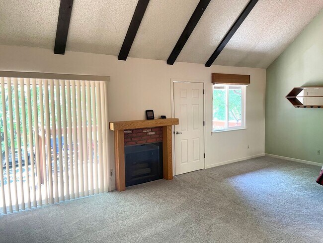 Foto del edificio - Town home for rent in The Aspens townhome ...