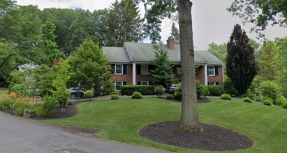 Building Photo - 2 Newell Ct