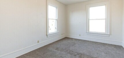 Building Photo - 7 Westmoor Dr