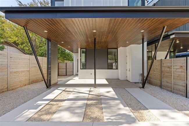 Building Photo - 613 Clifford Dr