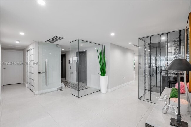 Foto del edificio - 488 NE 18th St
