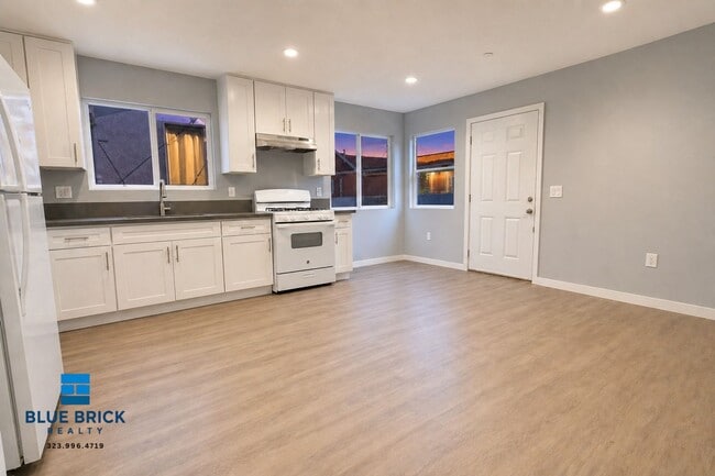 Photo - 1242 W 93rd St-1242 1/4 Apartment