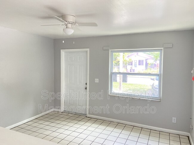 Building Photo - 1033 Bentley St
