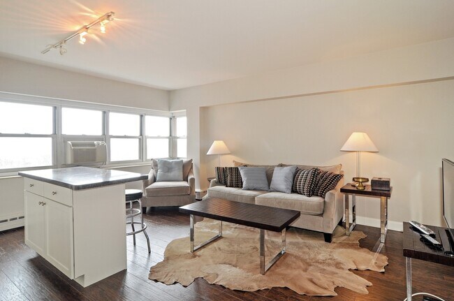 Foto del edificio - 4980 N Marine Dr