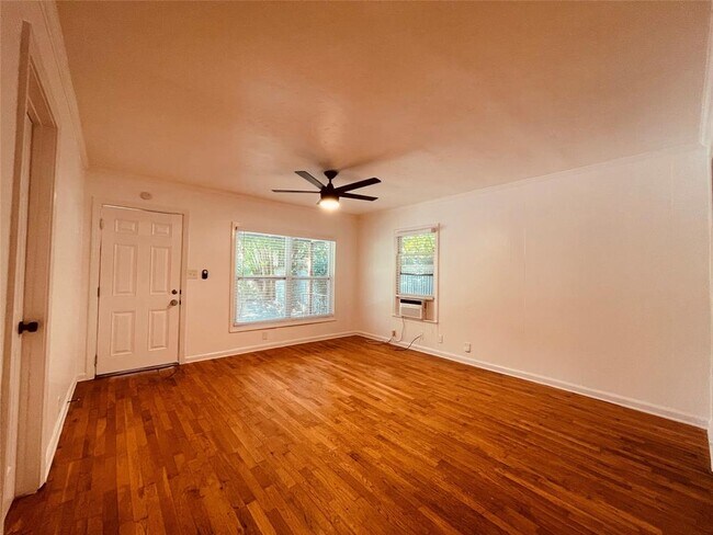 Foto del edificio - 2708 E 13th St