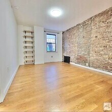 Building Photo - GREENE AVENUE / Spacious 1-Bed 1-Bath / Mi...