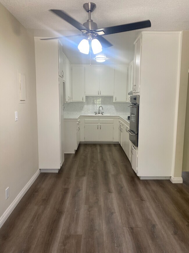 Modelo A - Tarzana Gardens