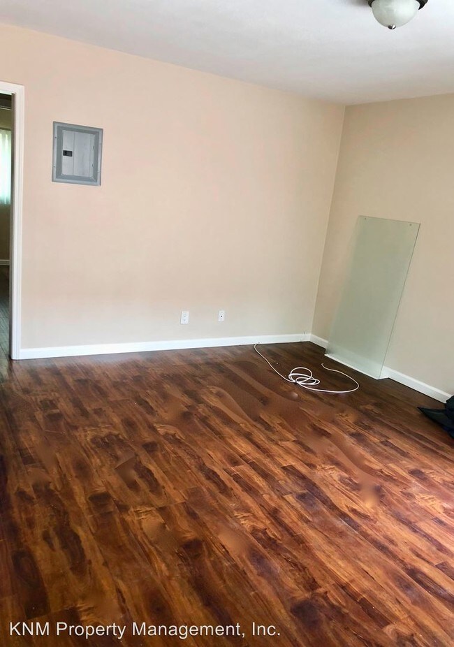 Foto del edificio - 4062 W 130th St