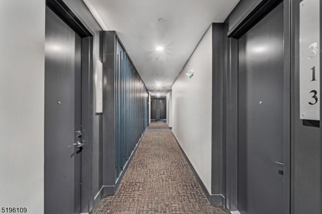 Foto del edificio - 44 W Price St