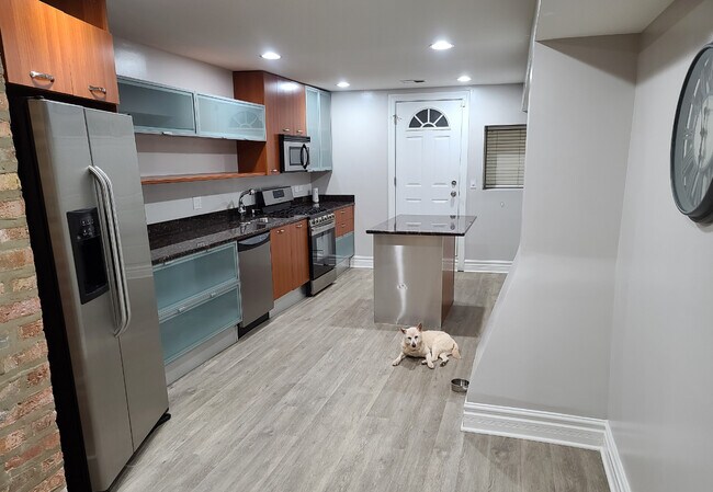 Foto del edificio - 5061 N Kenmore Ave
