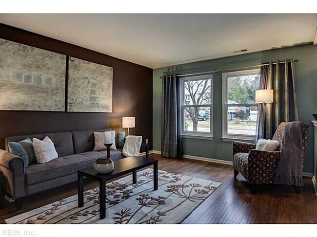 Foto del edificio - 3 Bed 2.5 Bath Townhouse for rent in Norfo...