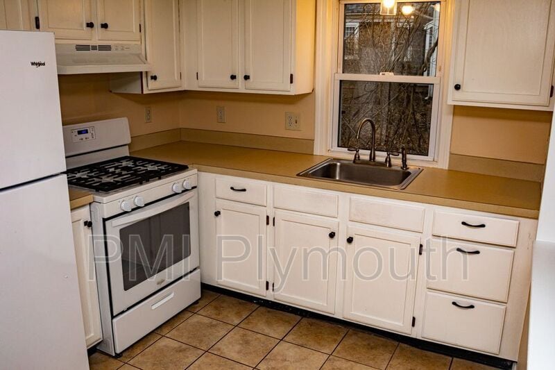 Foto principal - 962 Main St