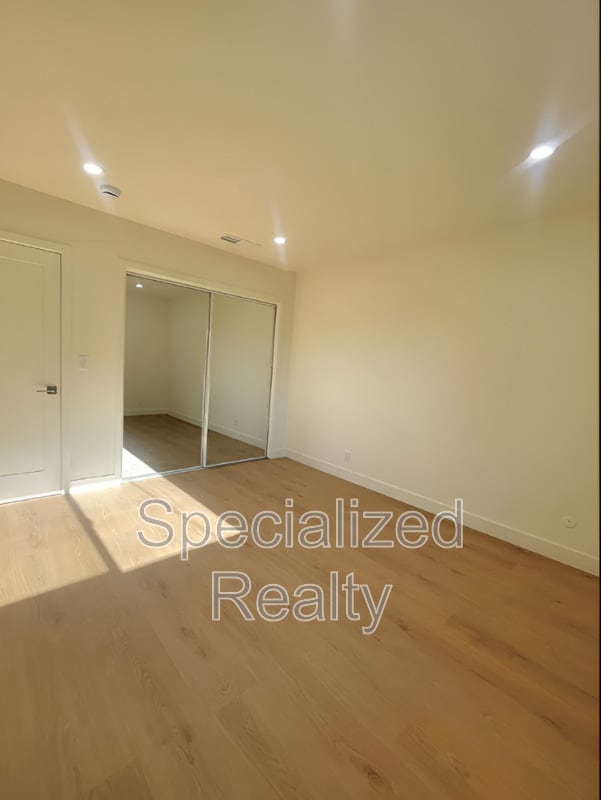 Building Photo - 3436 Madera Ave