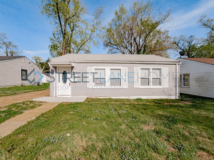 Charming 2 Bedroom in Ferguson! House for Rent in Ferguson, MO