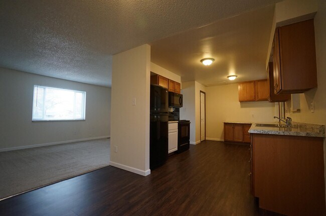 Foto del edificio - 11069 Newland St