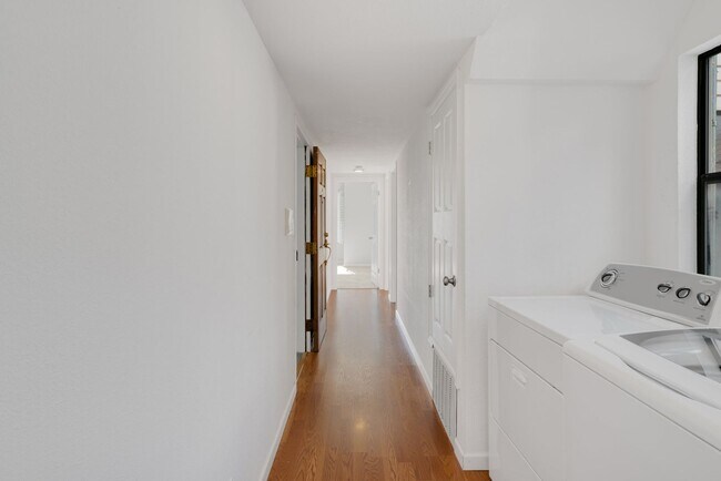 Building Photo - 463 25th Ave