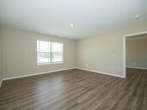 Building Photo - 654 Horsetail Dr