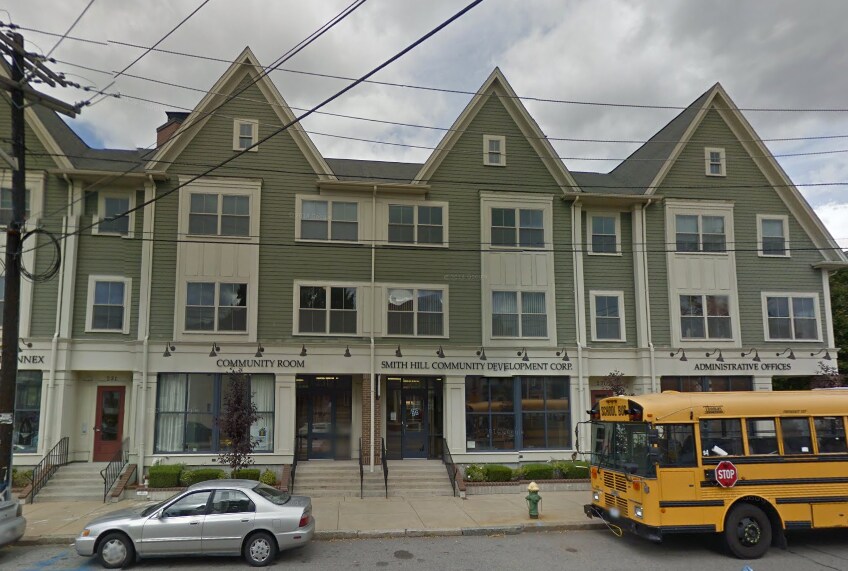 Primary Photo - 231 Douglas Ave
