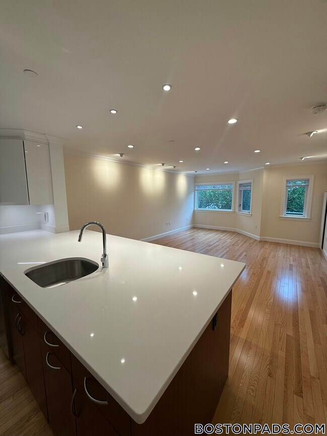 Foto del edificio - 1443 Beacon St