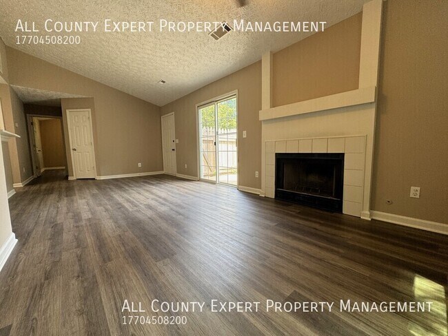 Foto del edificio - 2657 Laurel Ln NW
