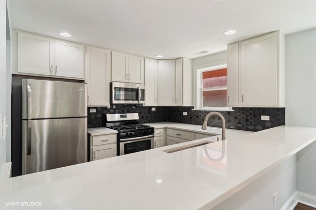 Building Photo - 1485 N Larrabee St
