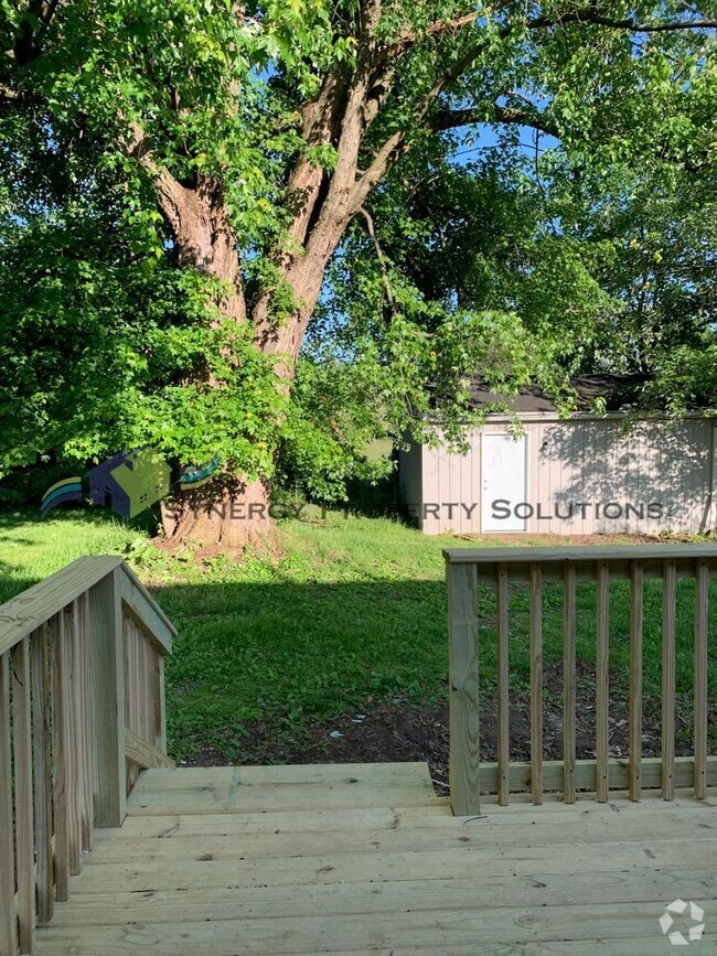 Building Photo - 1035 Woodside Dr