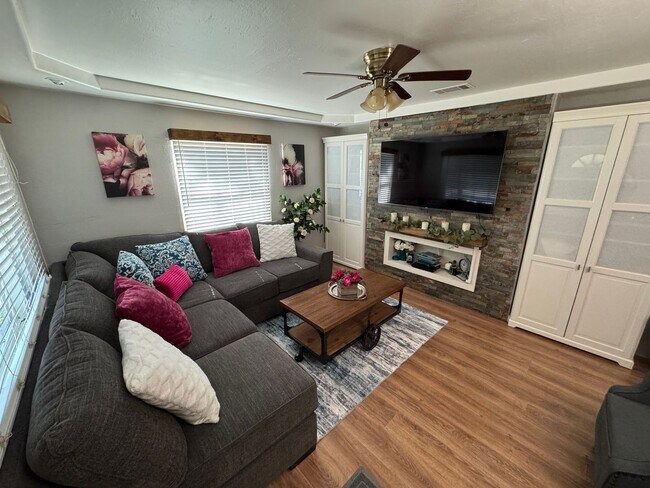 Foto del edificio - 7544 Linden Ave