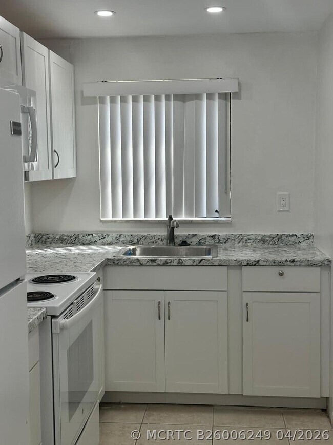 Foto del edificio - 50 SE 12th St