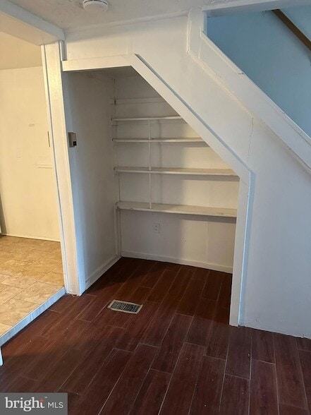 Foto del edificio - 2 Titus Ave