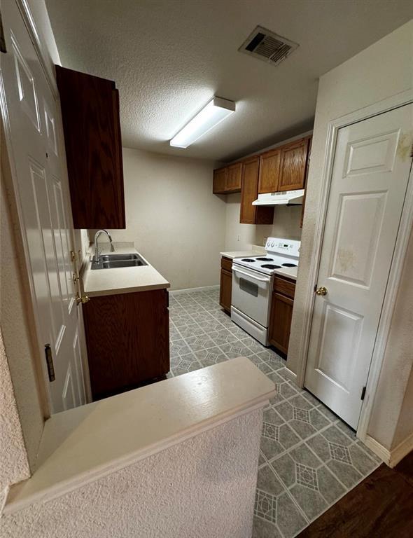 Foto del edificio - 8613 Talyne Chaise Cir