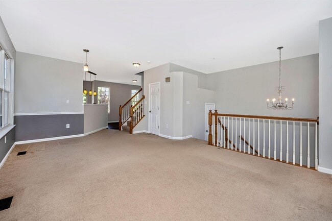 Foto del edificio - Fantastic End Unit Townhouse For Lease