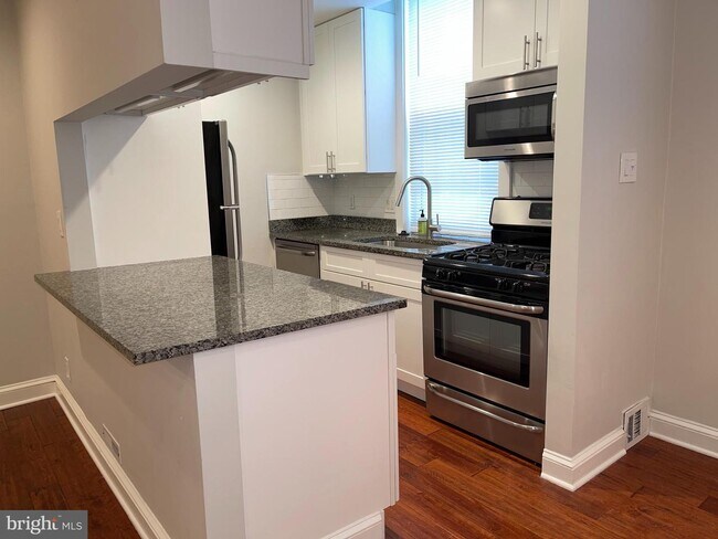 Foto del edificio - 719 Addison St