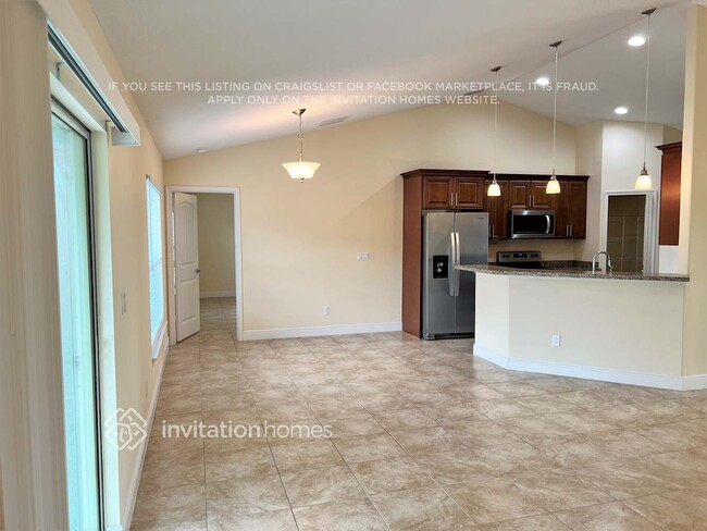 Building Photo - 2214 SE Mandrake Cir