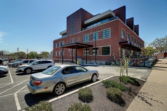 Building Photo - 229 Waterman St
