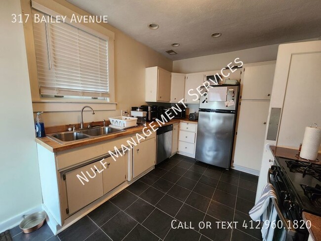 Building Photo - Charming 3 Bed, 2 Bath in Mount Washington