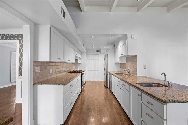 Foto del edificio - 1400 N Morningside Dr NE