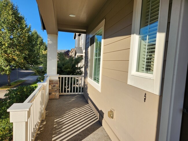 Front Porch - 6128 NW Trowbridge Dr