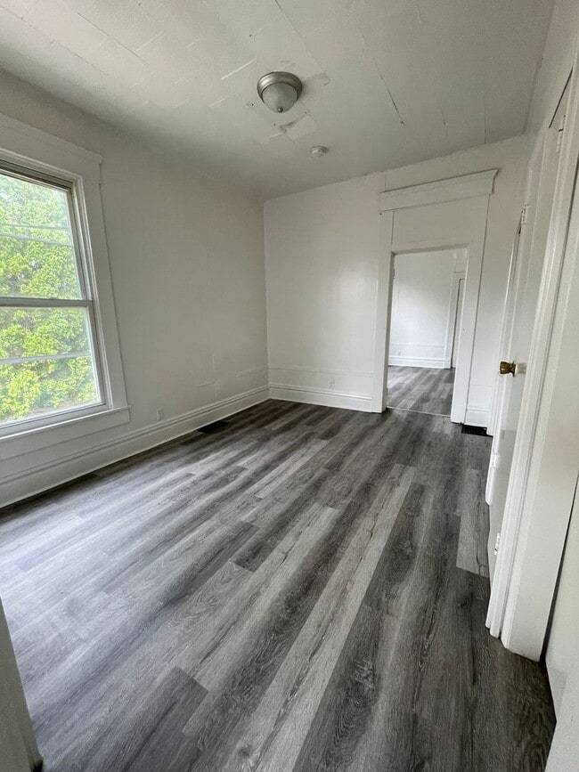 Building Photo - 211 N 17th St